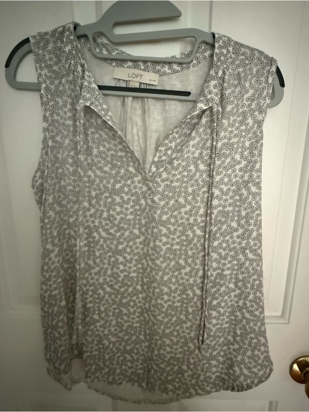 LOFT Sleeveless V-Neck Floral Tie Blouse in Light Gray and White